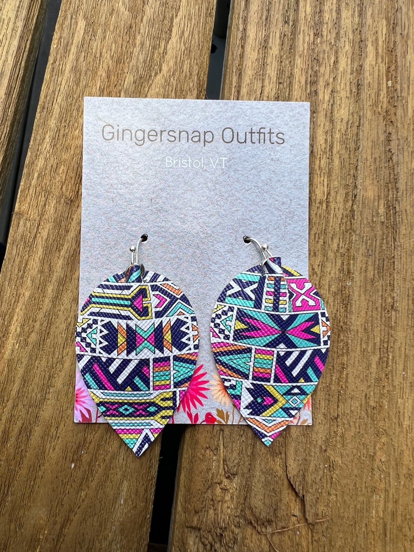Medium concave curved rainbow Aztec