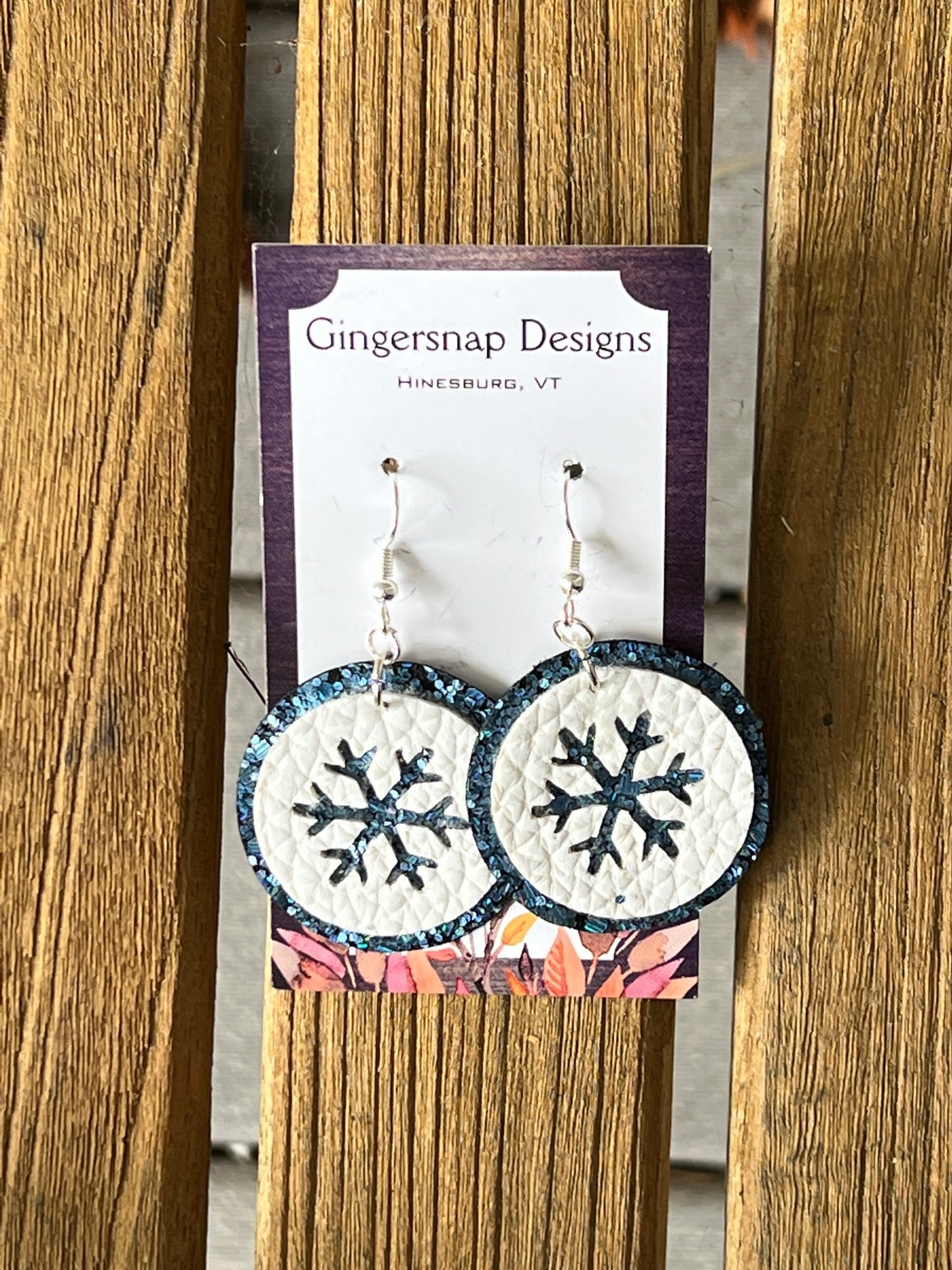 Medium turquoise glitter snowflake rounds
