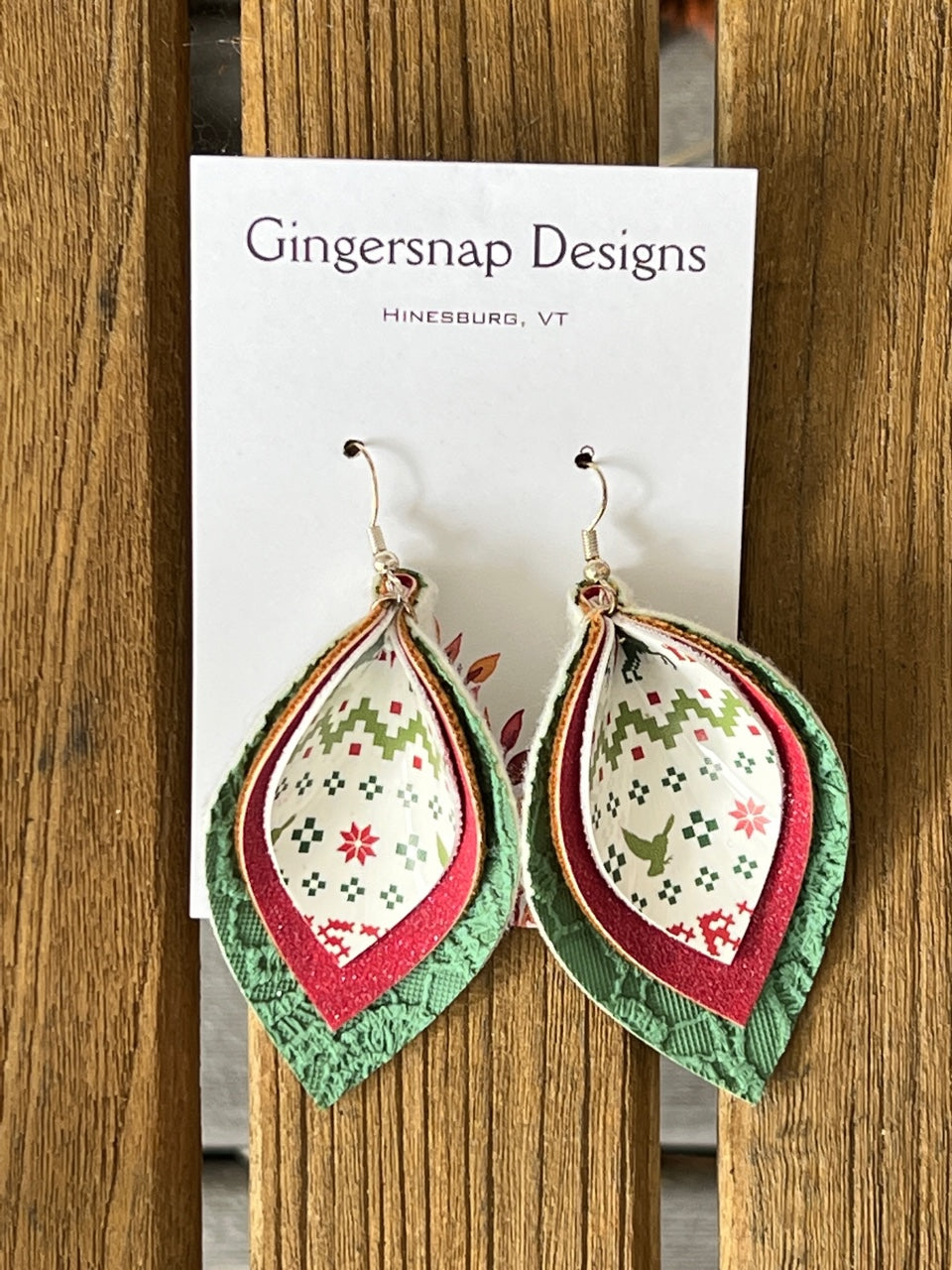 Large curved argyle holiday