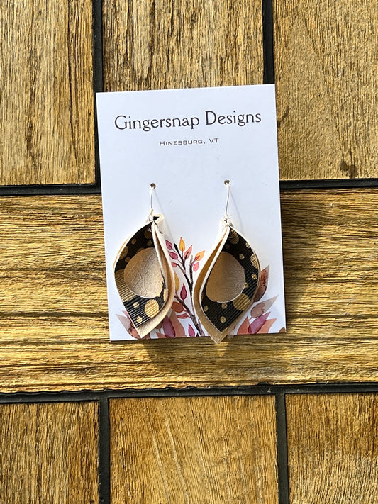Small curved gold cut outs
