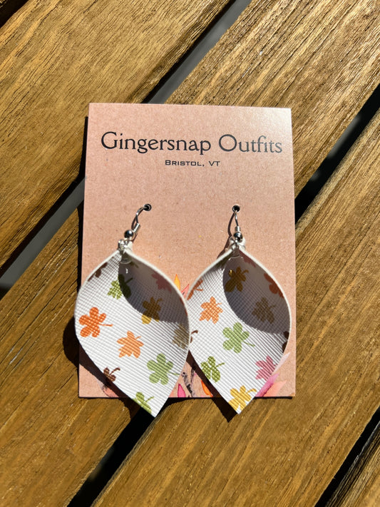 Medium curved fall leaves